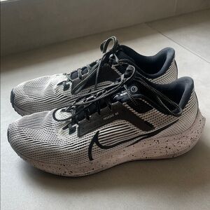Nike Pegasus 40 Black and White Sneakers